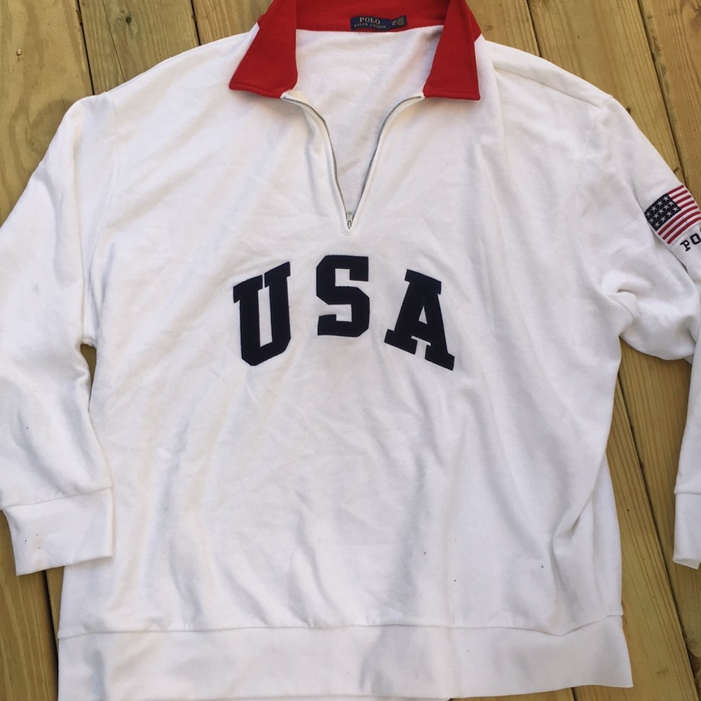 Men’s pullover sweatshirt